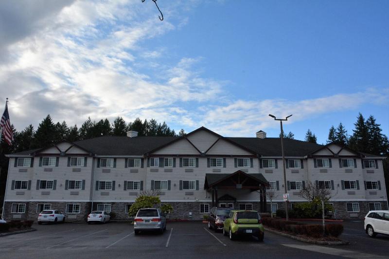 FairBridge Inn & Suites DuPont image