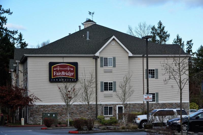 FairBridge Inn & Suites DuPont image