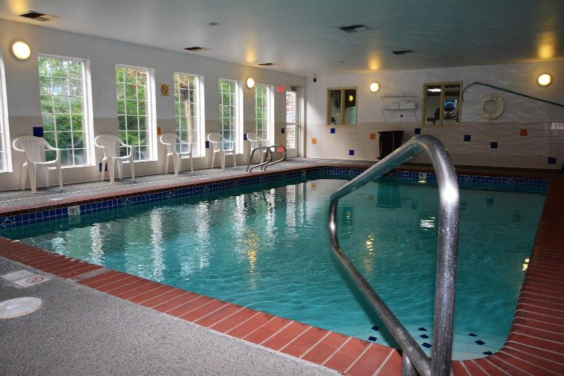 FairBridge Inn & Suites DuPont image
