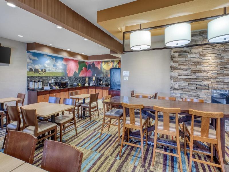 Fairfield Inn Racine image