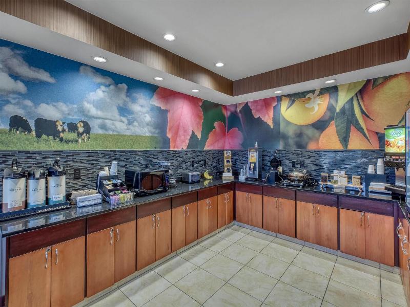 Fairfield Inn Racine image