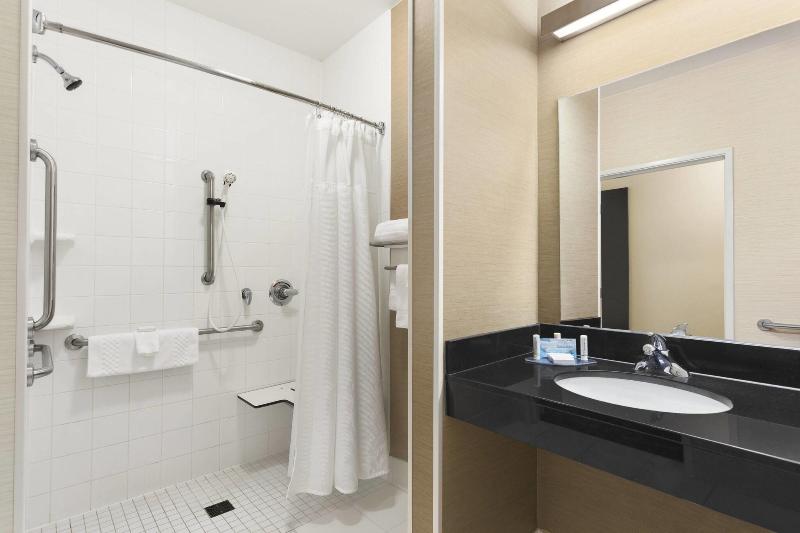 Fairfield Inn Racine image