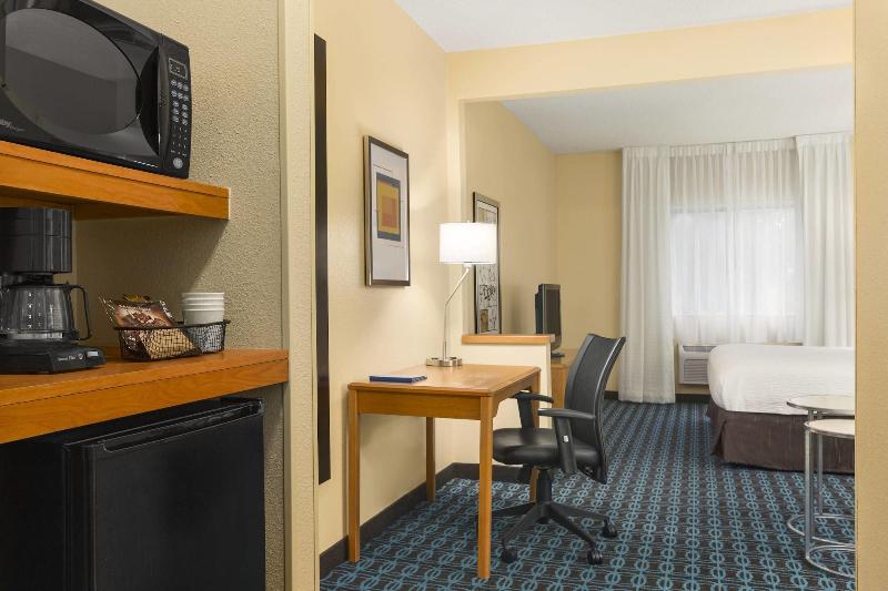 Fairfield Inn Racine image