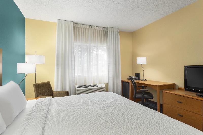 Fairfield Inn Racine image