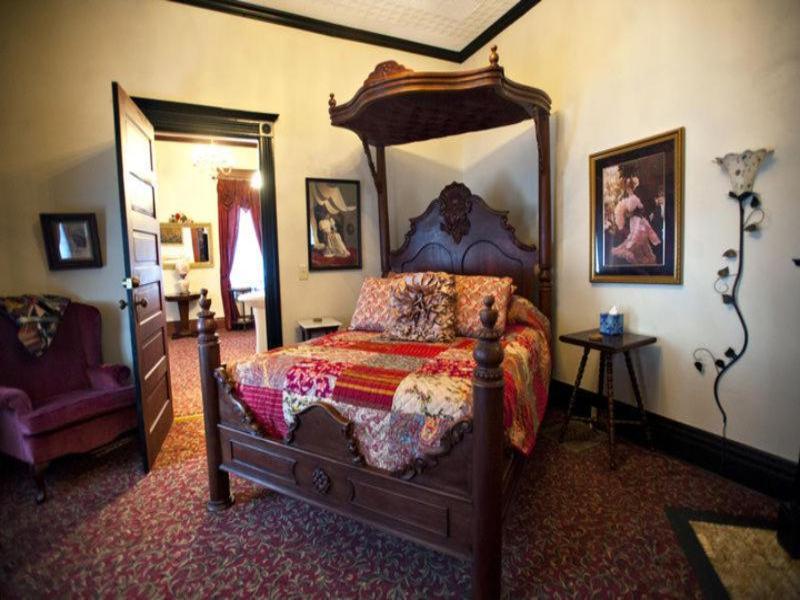 Grand Victorian Inn image