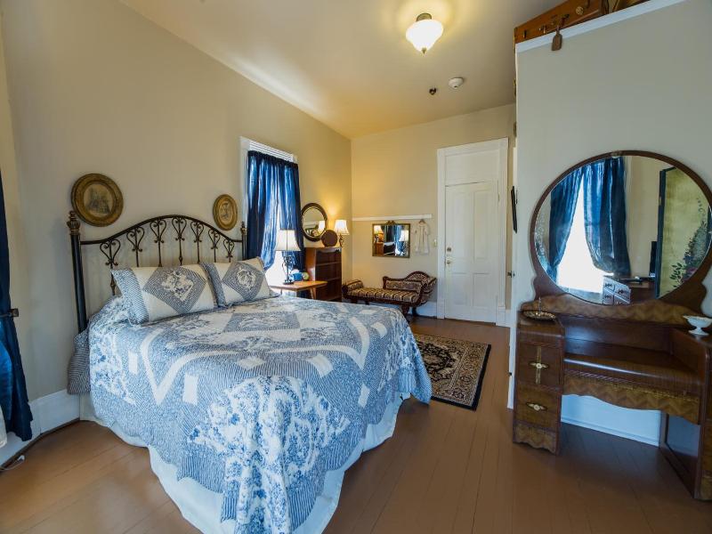 Grand Victorian Inn image