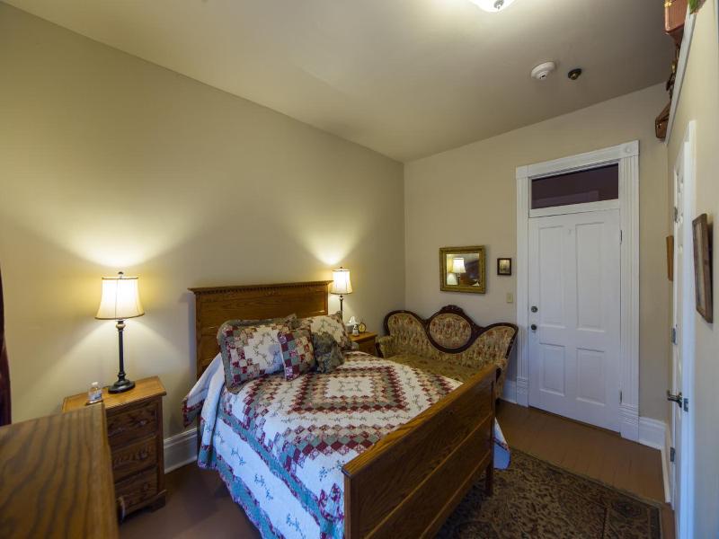 Grand Victorian Inn image