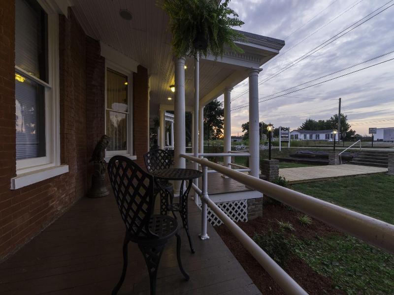 Grand Victorian Inn image