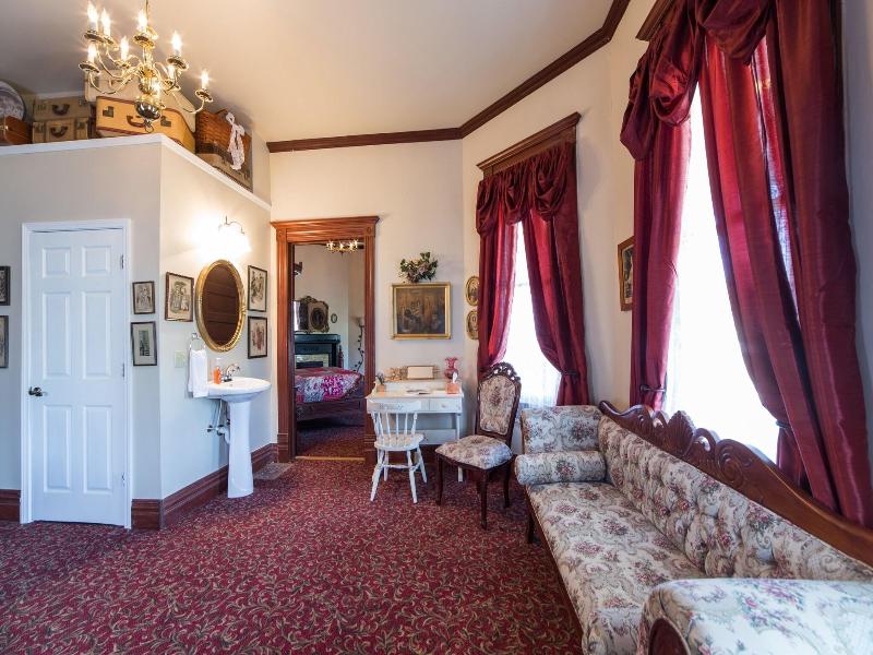 Grand Victorian Inn image