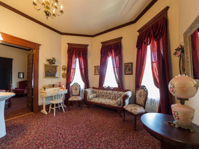 Grand Victorian Inn image