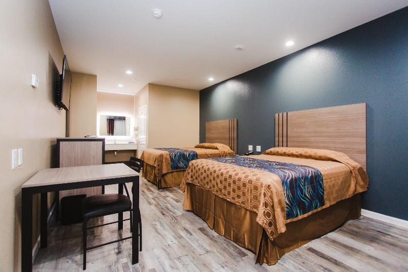 Budget Host Inn And Suites image