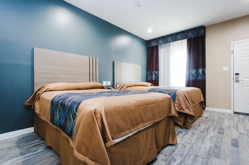 Budget Host Inn And Suites image