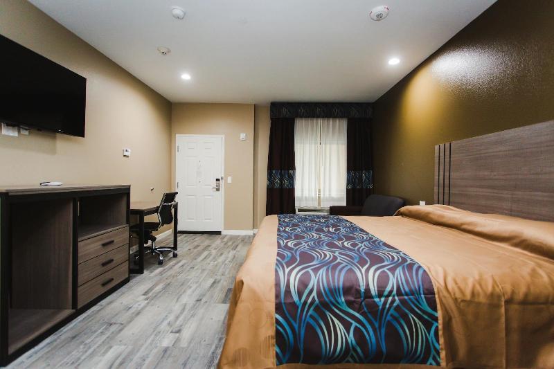 Budget Host Inn And Suites image