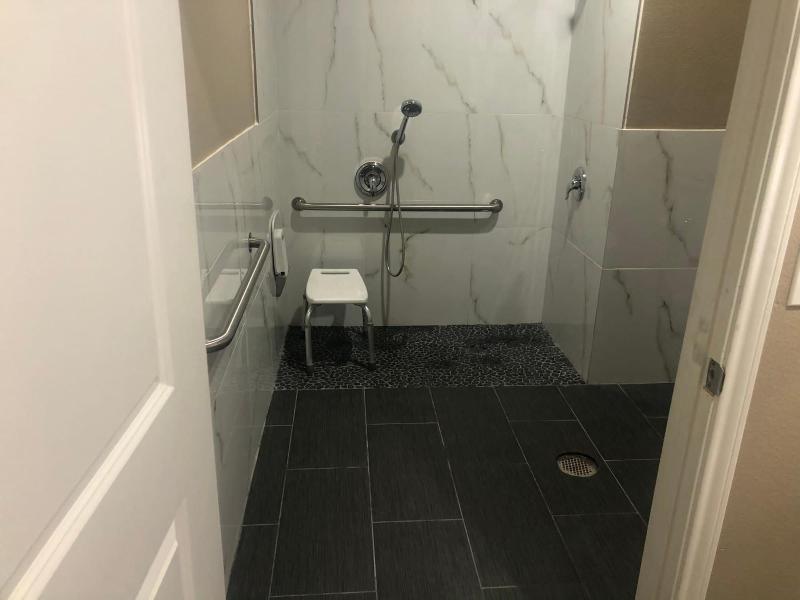 Budget Host Inn And Suites image