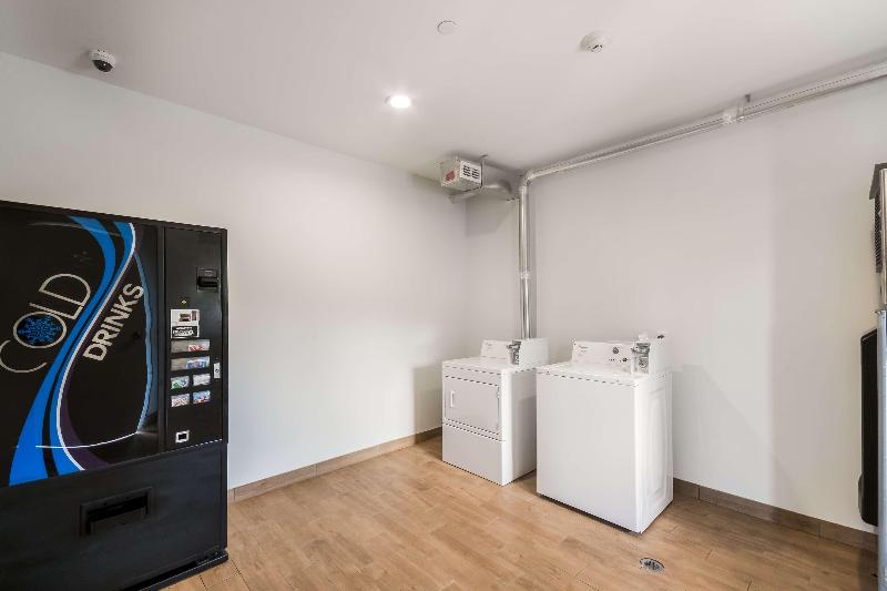 Americas Best Value Inn & Suites Porter North Hous image