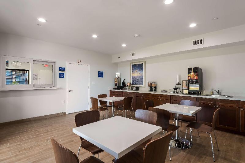 Americas Best Value Inn & Suites Porter North Hous image