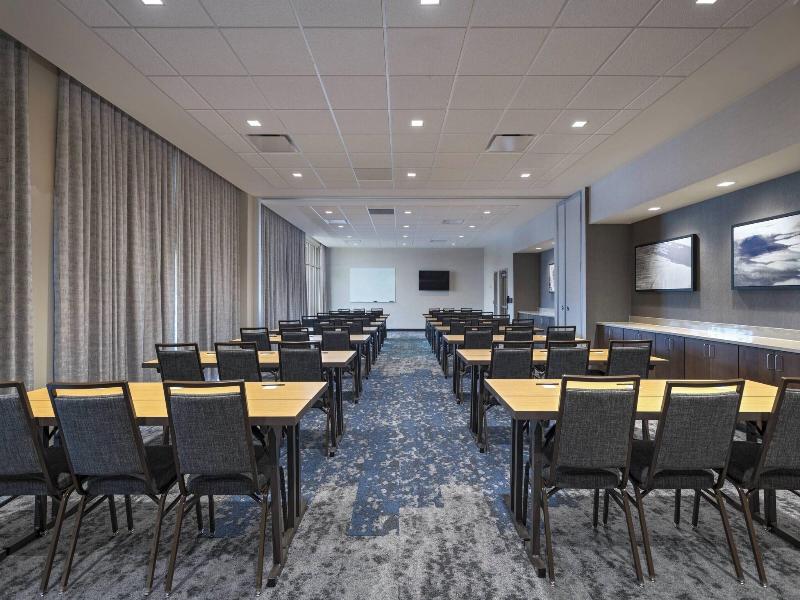 Courtyard by Marriott St. Louis Brentwood image