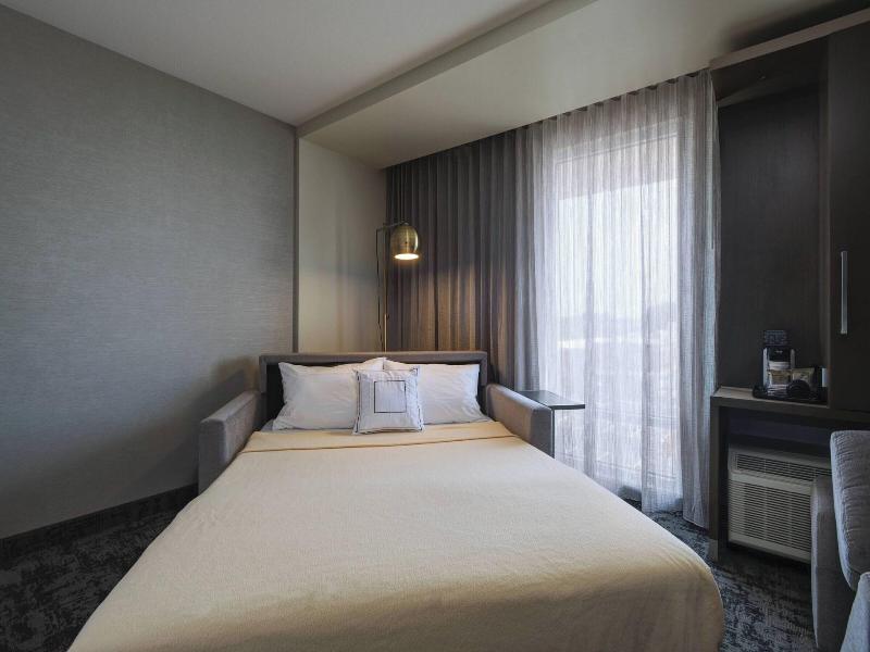 Courtyard by Marriott St. Louis Brentwood image