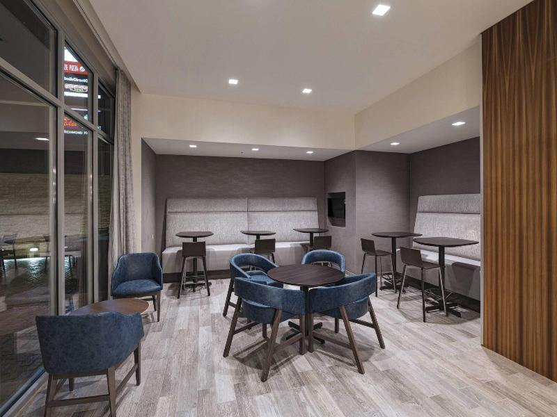 Courtyard by Marriott St. Louis Brentwood image