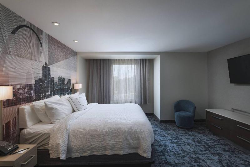 Courtyard by Marriott St. Louis Brentwood image