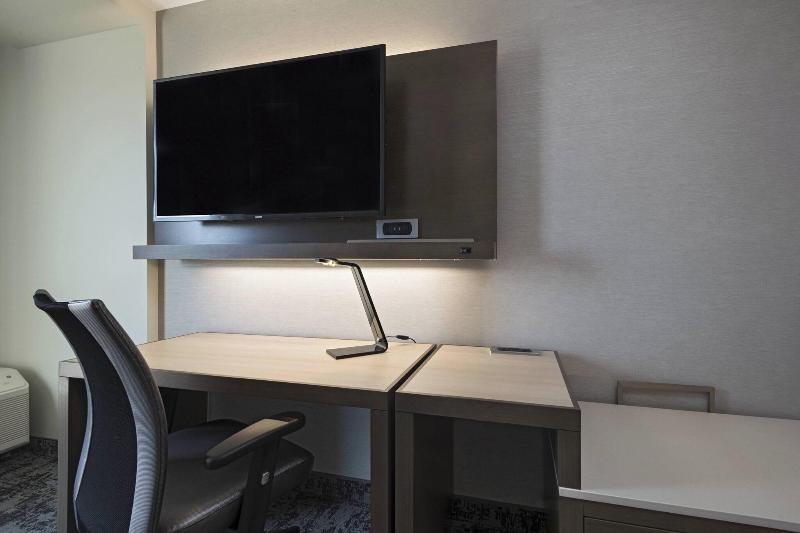 Courtyard by Marriott St. Louis Brentwood image