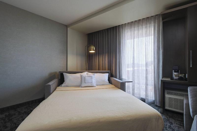 Courtyard by Marriott St. Louis Brentwood image