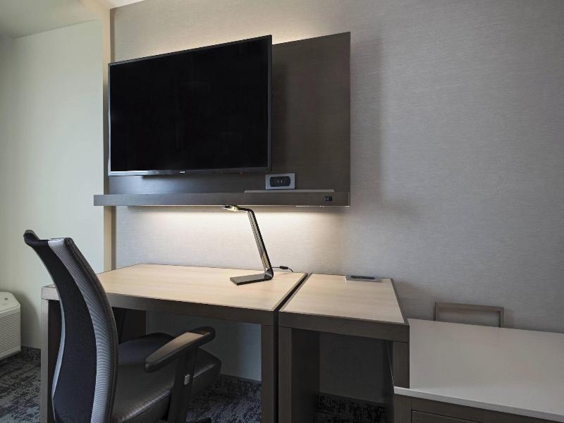 Courtyard by Marriott St. Louis Brentwood image
