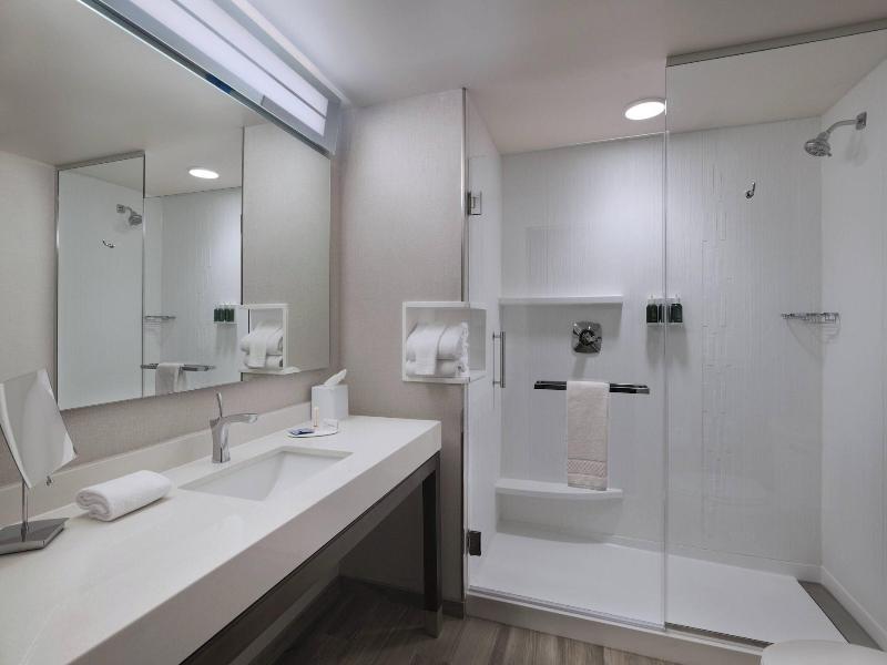 Courtyard by Marriott St. Louis Brentwood image