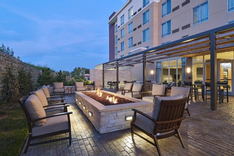 Courtyard by Marriott St. Louis Brentwood image