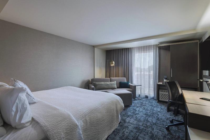 Courtyard by Marriott St. Louis Brentwood image
