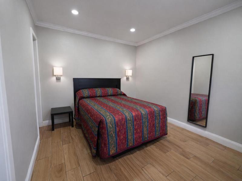Carlton Motel image