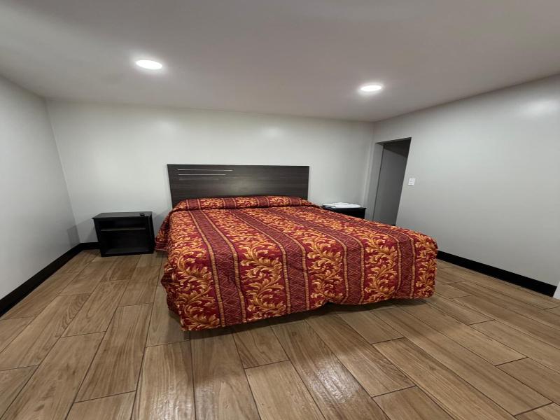 Carlton Motel image