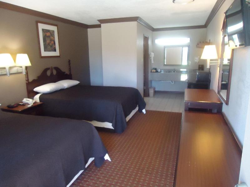 Economy Inn — photo 7
