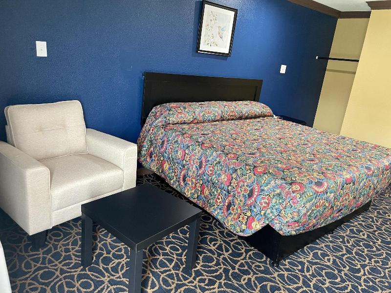 Economy Inn — photo 14