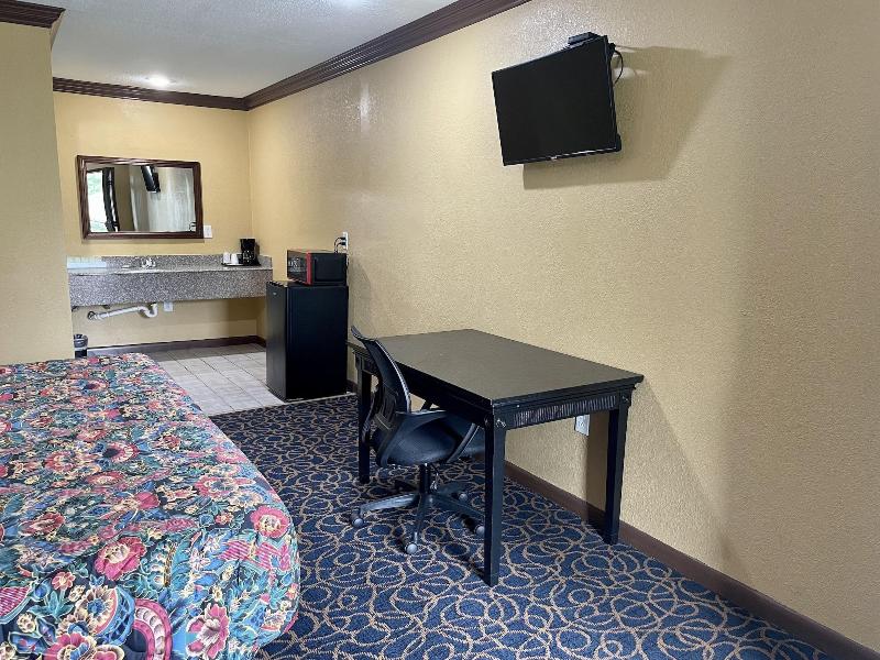 Economy Inn — photo 8