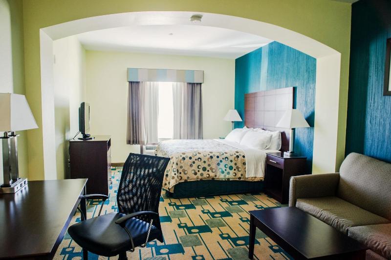 Three Rivers Inn & Suites 3