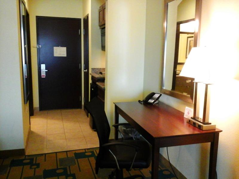 Three Rivers Inn & Suites 5