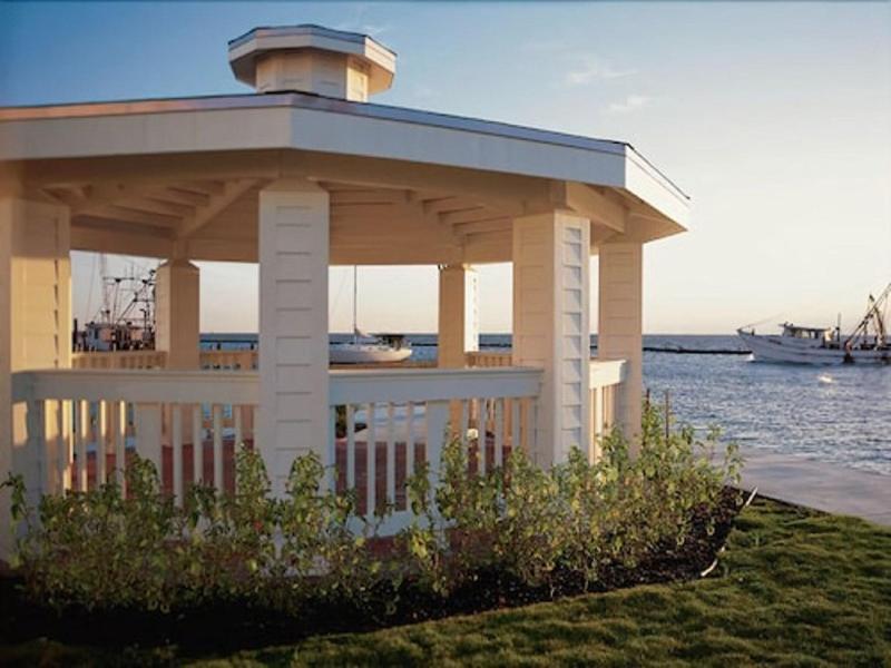 Lighthouse Inn At Aransas Bay