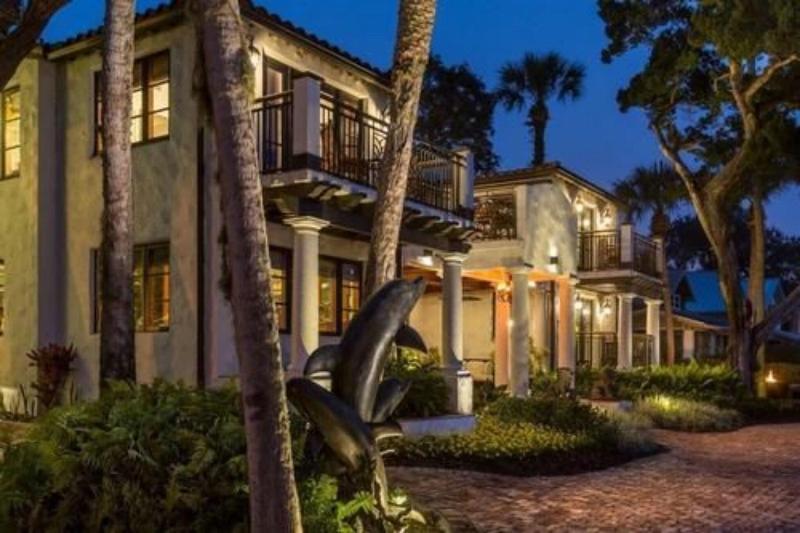 Black Dolphin Inn image
