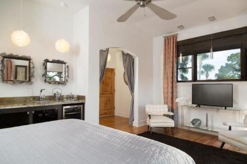 Black Dolphin Inn image