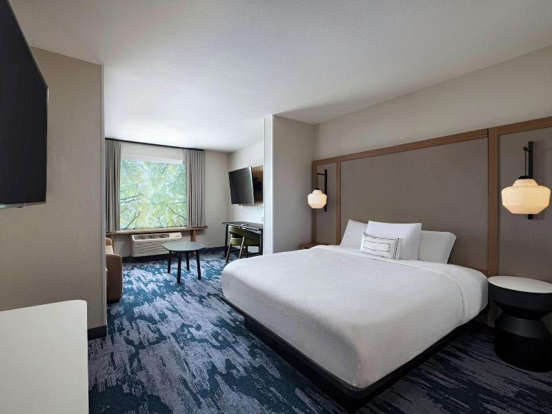 Fairfield Inn & Suites by Marriott Lincoln Crete image