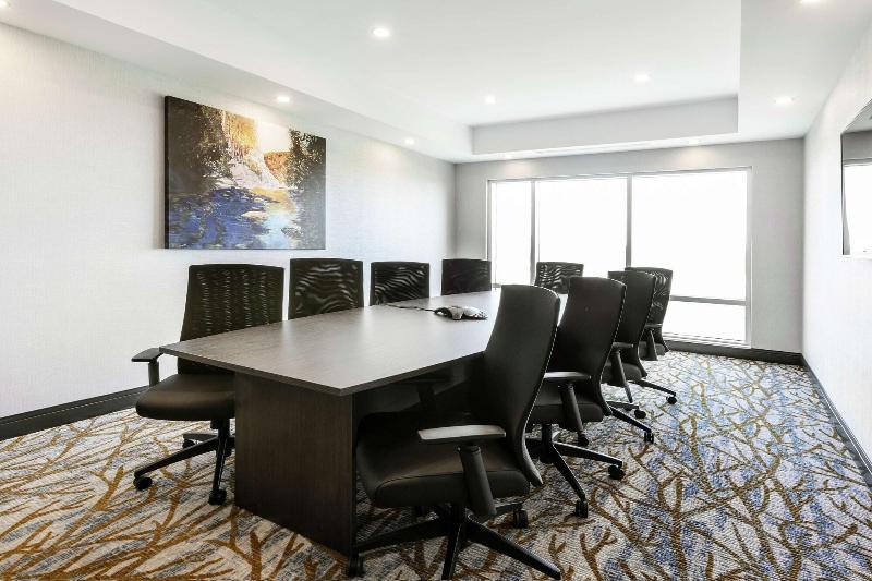 Hampton Inn & Suites Beauport