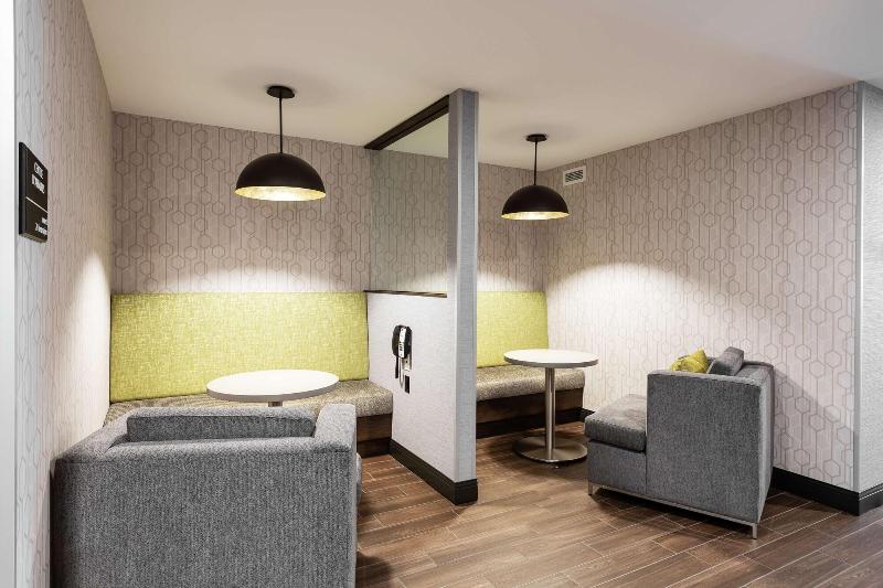 Hampton Inn & Suites Beauport
