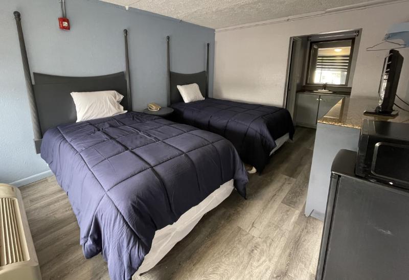 Budgetel Inn & Suites 3