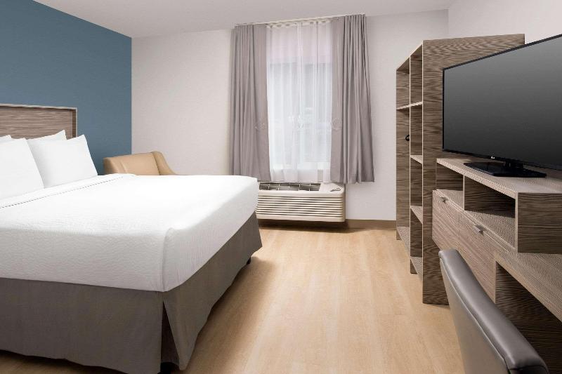 Woodspring Suites Seattle Redmond image