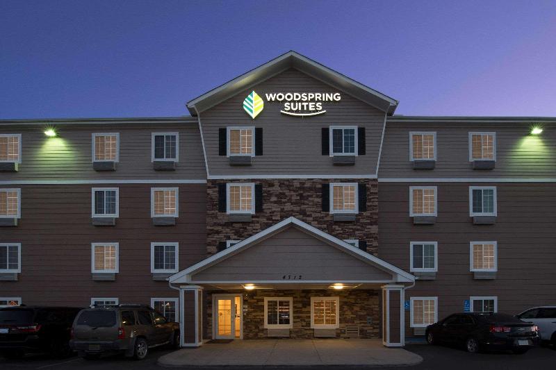 Woodspring Suites Midland — general view