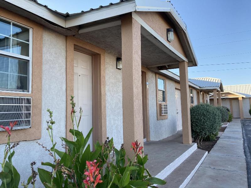 Desert Inn — general view