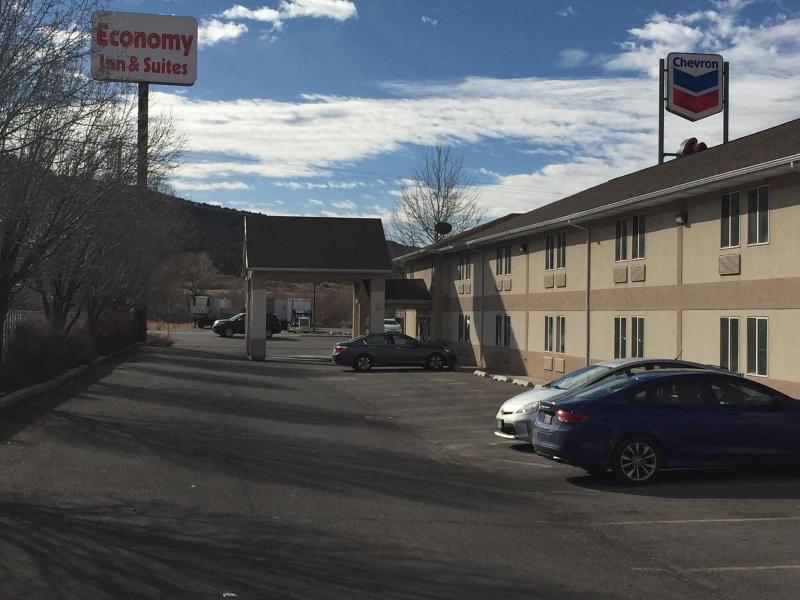 Economy Inn image 3