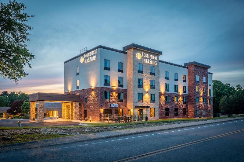 Cobblestone Inn & Suites - Fairfield Bay image