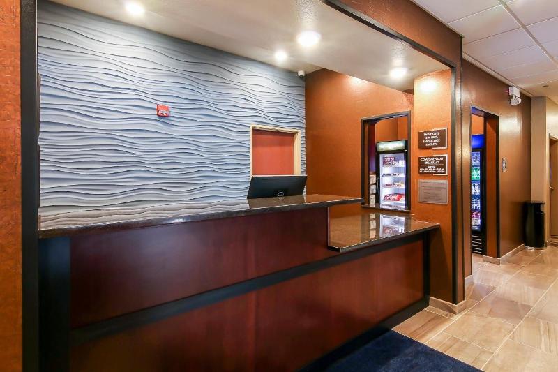 Cobblestone Inn & Suites - Fairfield Bay image